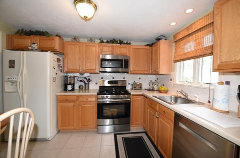 4 Par Three Ct, Mashpee, MA 02649 photo 8