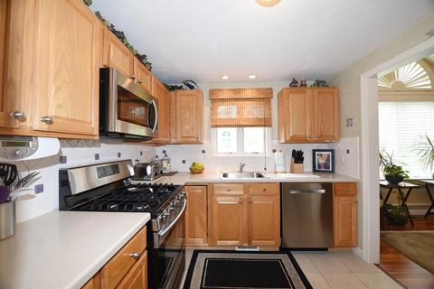 4 Par Three Ct, Mashpee, MA 02649 photo 6