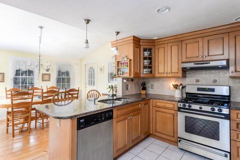 23 Burnham St, Marstons Mills, MA 02648 photo 2