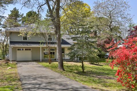 46 Holly Point Rd, Centerville, MA 02632 photo 2
