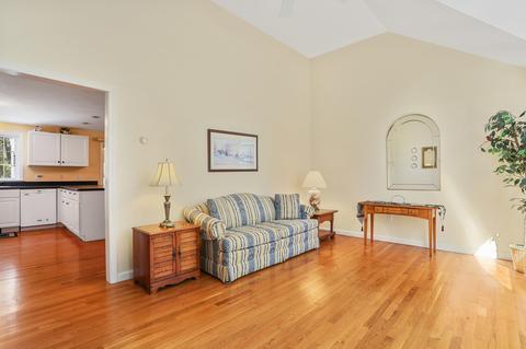 18 Grant Breen Dr, Mashpee, MA 02649 photo 4