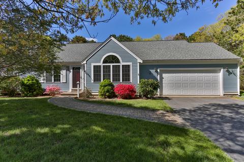 18 Grant Breen Dr, Mashpee, MA 02649 photo 2