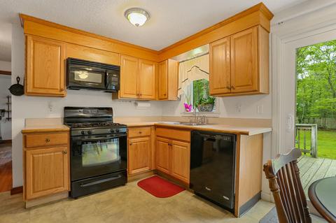 39 Hitching Post Ln, Centerville, MA 02632 photo 4
