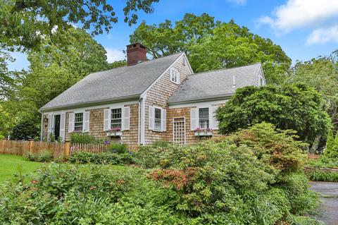 422 Pine St, Centerville, MA 02632 photo 3