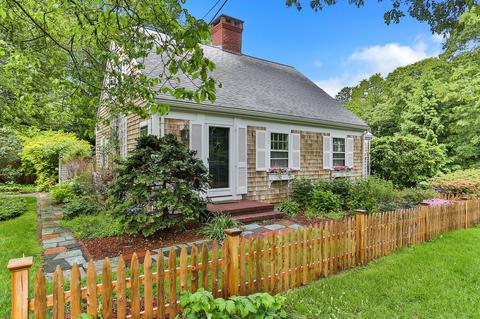 422 Pine St, Centerville, MA 02632 photo 4