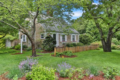 422 Pine St, Centerville, MA 02632 photo 2