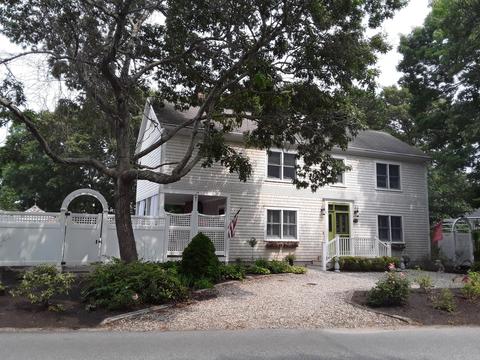 302 Monomoscoy Rd, Mashpee, MA 02649 photo 1