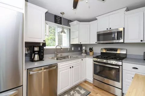 4 Coach Rd, Bourne, MA 02532 photo 8