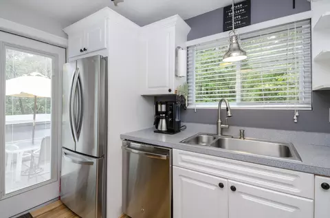 4 Coach Rd, Bourne, MA 02532 photo 9