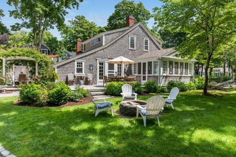825 Main St, Cotuit, MA 02635 photo 4