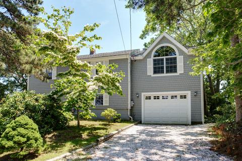 256 Monomoscoy Rd, Mashpee, MA 02649 photo 2