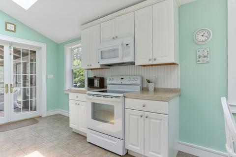 33 Grove St, Cotuit, MA 02635 photo 12