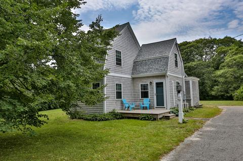 33 Grove St, Cotuit, MA 02635 photo 1