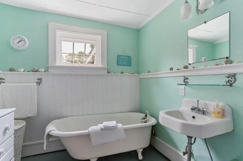 33 Grove St, Cotuit, MA 02635 photo 16
