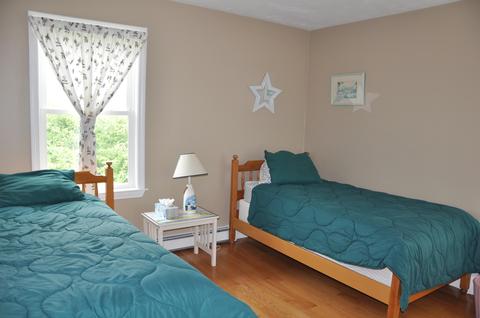 90 Hawes Ave, Hyannis, MA 02601 photo 11