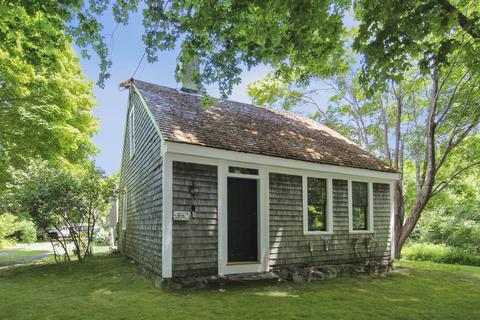 542 Main St, West Barnstable, MA 02668 photo 1