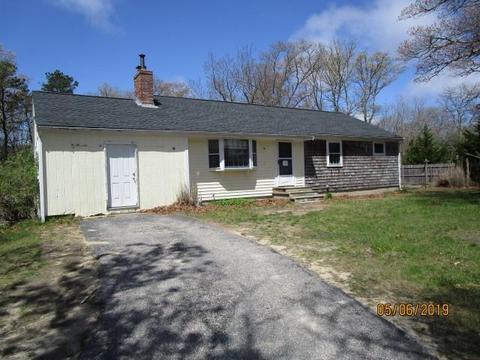 10 Content Ln, Cotuit, MA 02635 photo 1