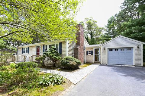 8 Compass Dr, Mashpee, MA 02649 photo 2