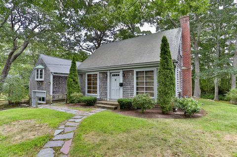7 Foster Rd, Hyannis, MA 02601 photo 2