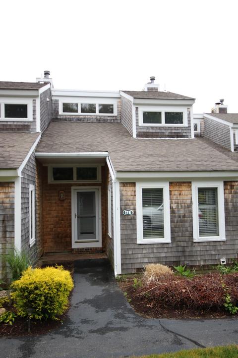 17 Riverview Ave # -b, Mashpee, MA 02649 photo 3