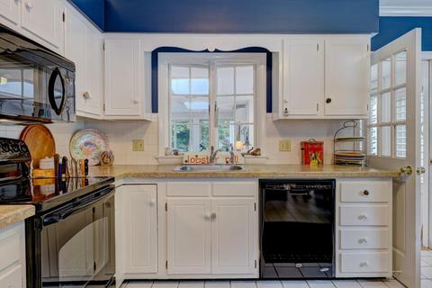 406 Main St, Osterville, MA 02655 photo 5