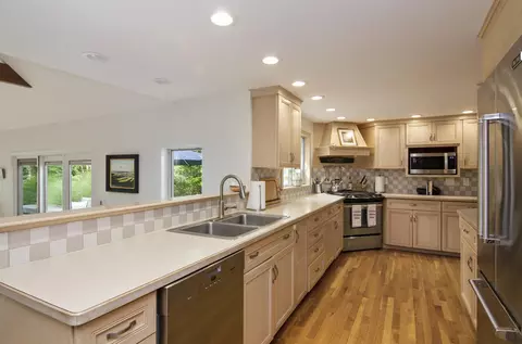 3735 Main St, Barnstable, MA 02630 photo 9