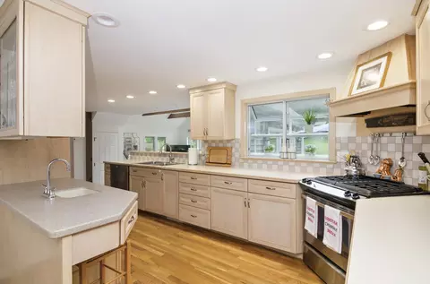 3735 Main St, Barnstable, MA 02630 photo 10