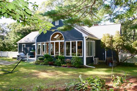 109 Mariner Cir, Cotuit, MA 02635 photo 2