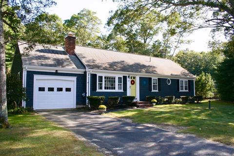 109 Mariner Cir, Cotuit, MA 02635 photo 1