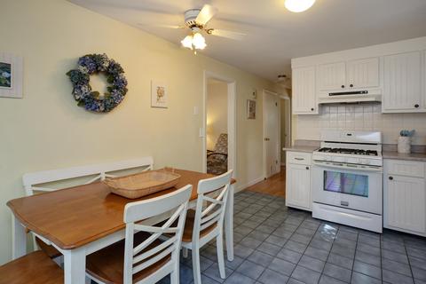 13 Denver St, Hyannis, MA 02601 photo 8