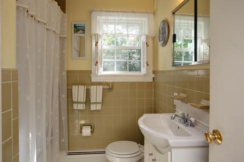 13 Denver St, Hyannis, MA 02601 photo 11