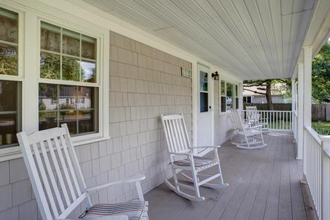 13 Denver St, Hyannis, MA 02601 photo 2