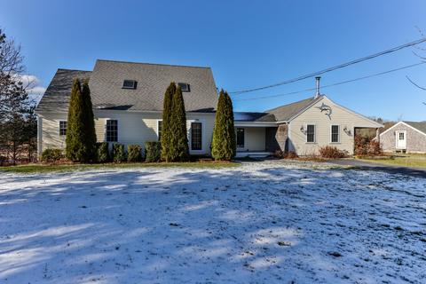 141 Bog Rd, Marstons Mills, MA 02648 photo 3