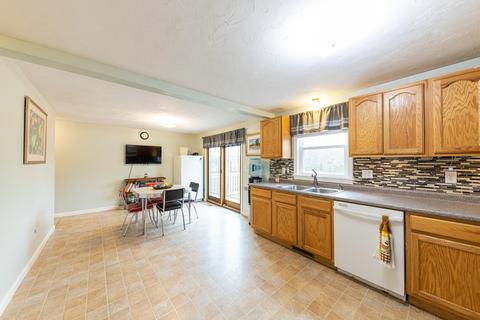 33 Nicholas Dr, Wareham, MA 02571 photo 11