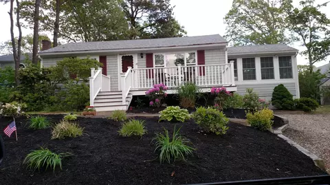 20 Uncle Percys Rd, Mashpee, MA 02649 photo 2