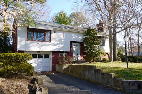 8 Pocknomett St, Mashpee, MA 02649 photo 3