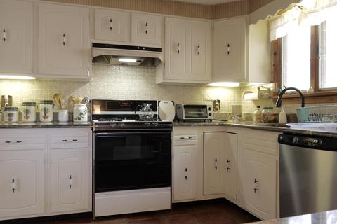 8 Pocknomett St, Mashpee, MA 02649 photo 4