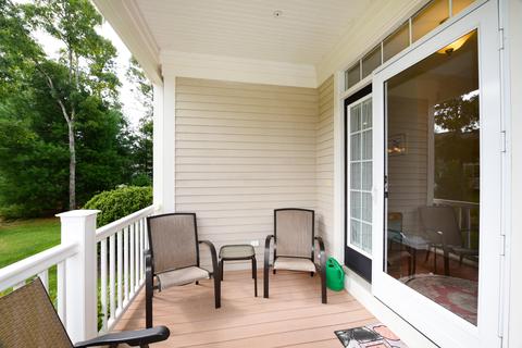 8 Chadwick Ct, Mashpee, MA 02649 photo 4