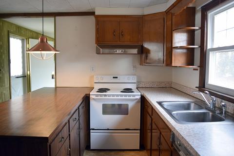 12 Maple St, Buzzards Bay, MA 02532 photo 5