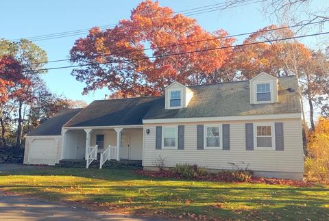 12 Maple St, Buzzards Bay, MA 02532 photo 1