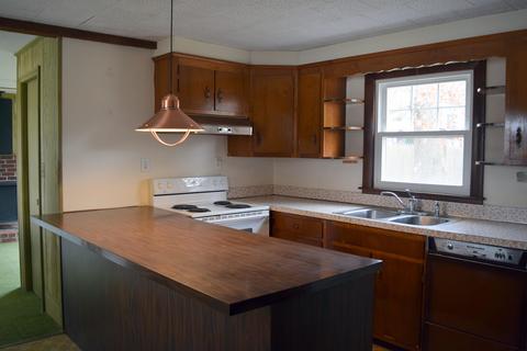 12 Maple St, Buzzards Bay, MA 02532 photo 4