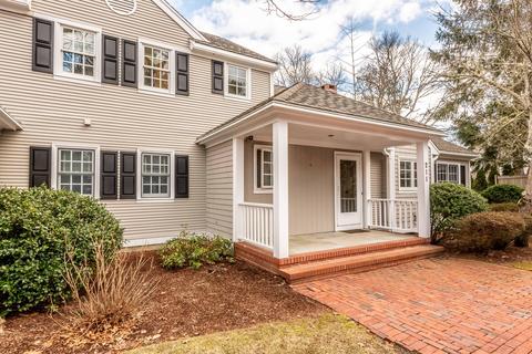 211 Dunrobin Rd, Mashpee, MA 02649 photo 1