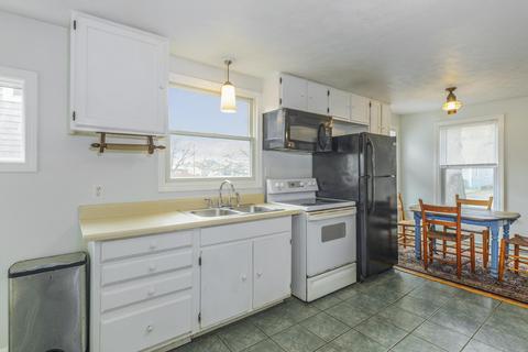 112 Spring St, Hyannis, MA 02601 photo 6