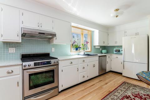 39 Mashpee Rd, Cotuit, MA 02635 photo 5