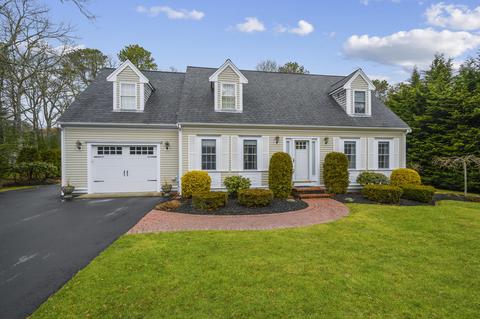 16 Spinnaker Dr, Mashpee, MA 02649 photo 1