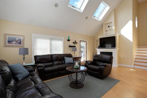 2 Mercury Ave, Pocasset, MA 02559 photo 5