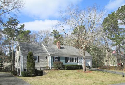 37 Bramblebush Dr, Cotuit, MA 02635 photo 2