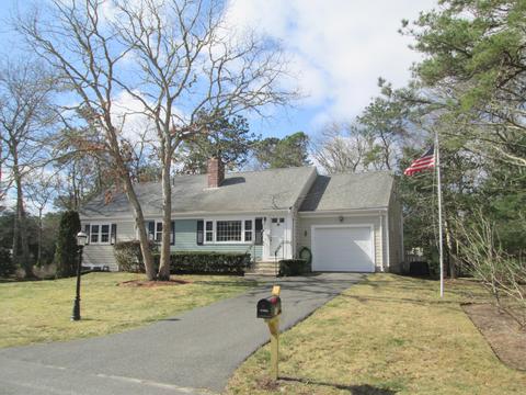 37 Bramblebush Dr, Cotuit, MA 02635 photo 1