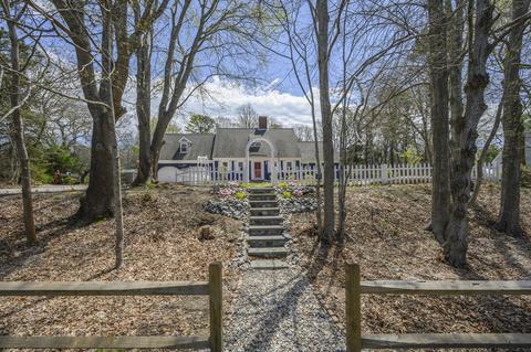 29 Old Kings Rd, Cotuit, MA 02635 photo 4