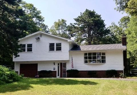 20 Coombs Ln, Mashpee, MA 02649 photo 1